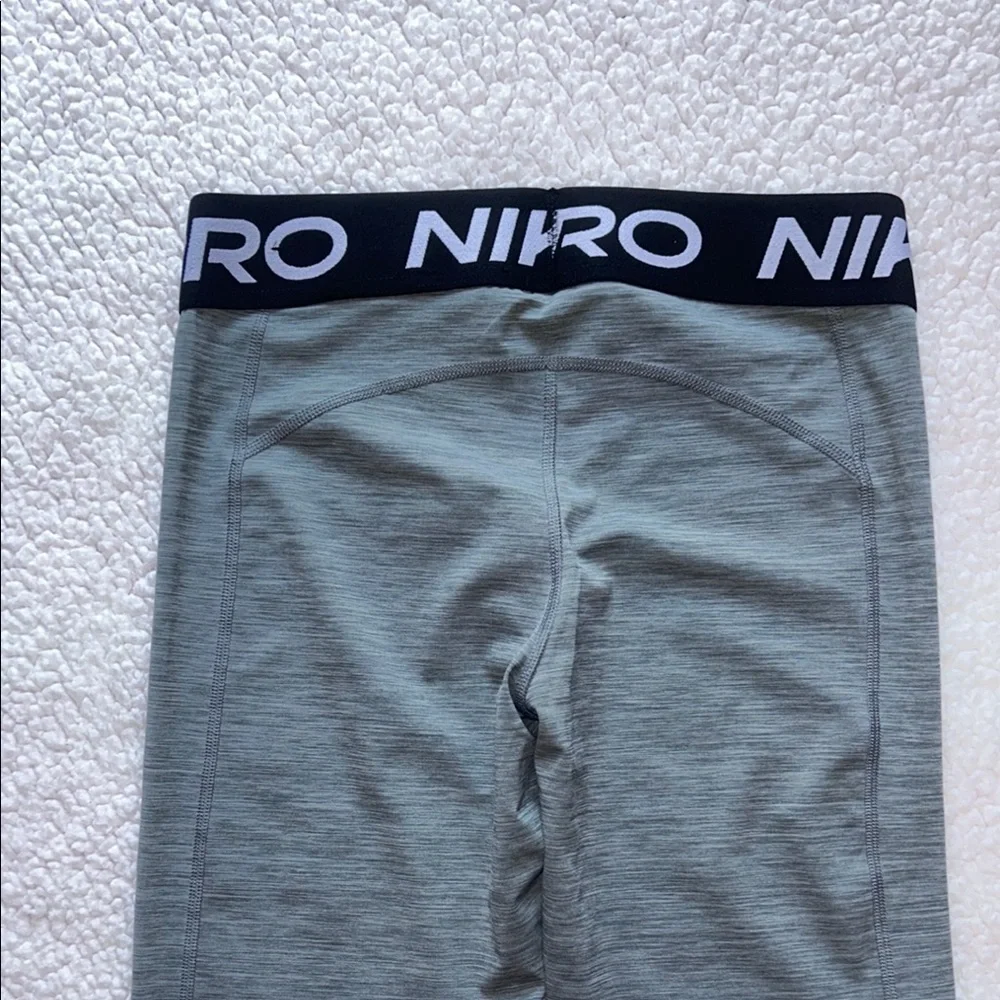 Nike Pro Gray Leggings for Ultimate Performance - Picture 8 of 10